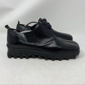 Donald J Pilsner black leather shoes ridged bottom